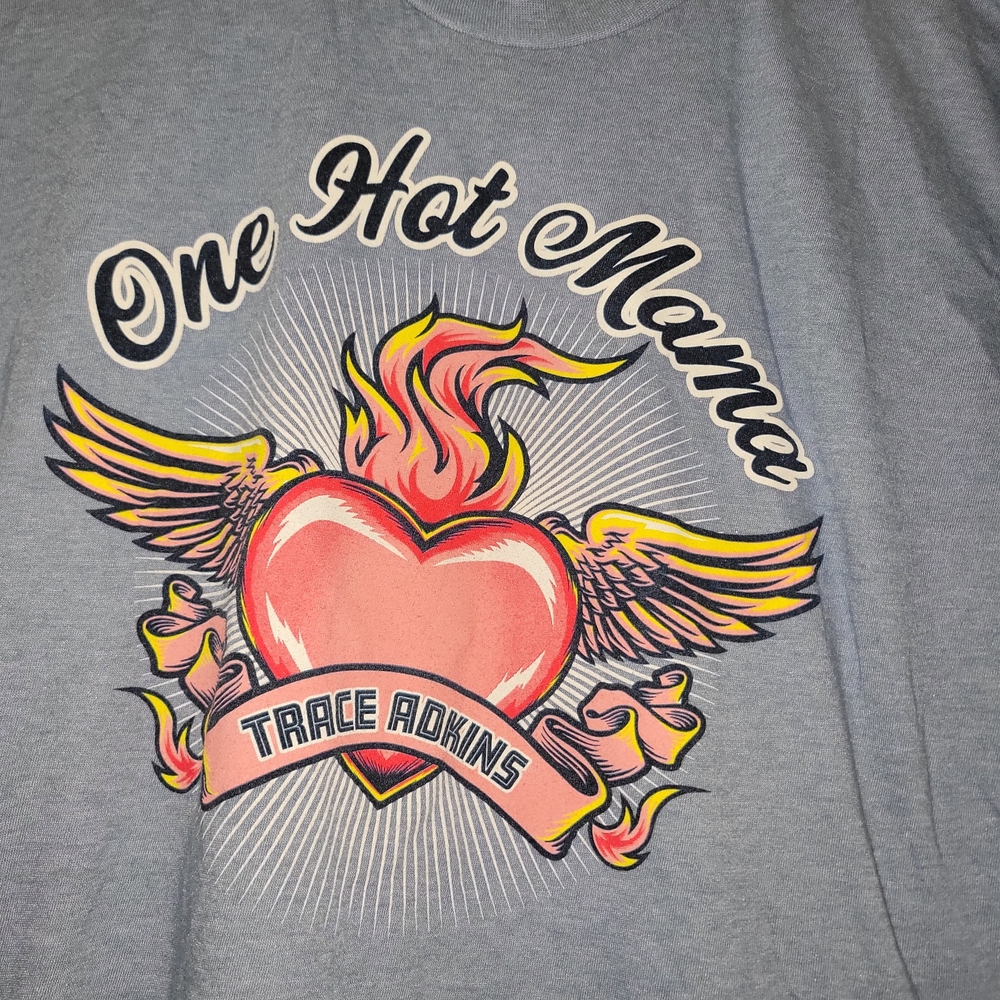 Graphic Band Tee Trace Adkins Country Heart and Wings Design Large